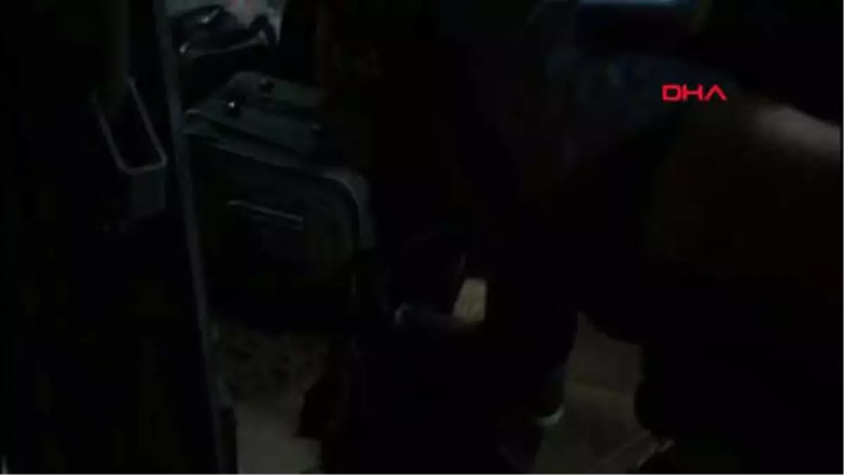 Adana Yolcu Valizinden 3 Kilo 800 Gram Esrar Çıktı