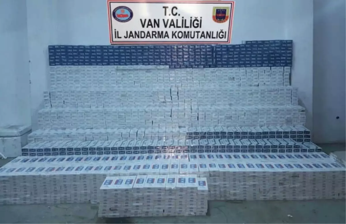 Başkale\'de 20 Bin Paket Kaçak Sigara Ele Geçirildi