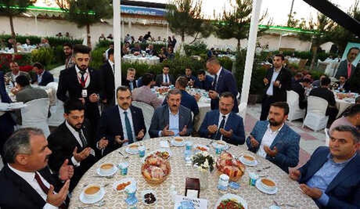 Destici: Demirtaş ve Apo Arasında Ne Fark Var ?