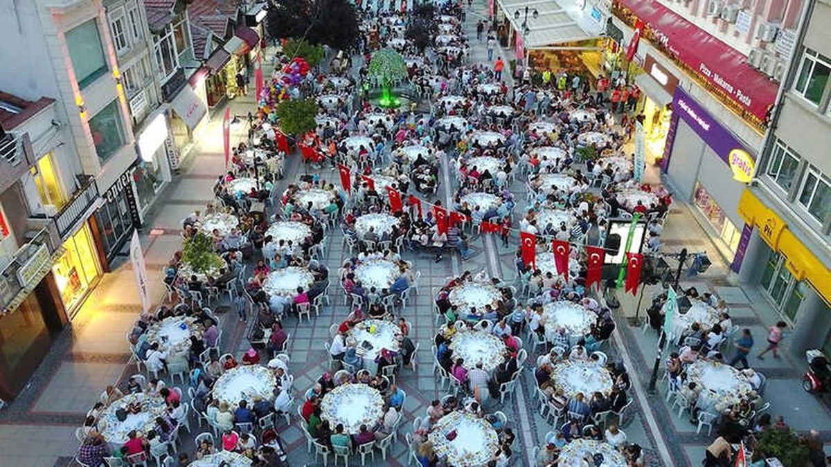 Edirne\'de Kadir Gecesi Dev İftar Sofrası Kurulacak