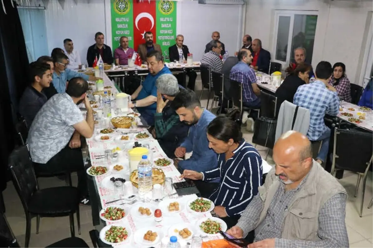 İhsan Akın Basın Mensupları ile İftarda Bir Araya Geldi