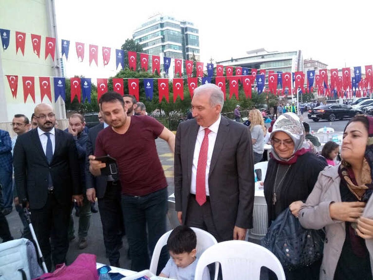 İstanbul Büyükşehir Belediye Başkanı Uysal\'dan Turizmcileri Rahatlatan Uber Açıklaması