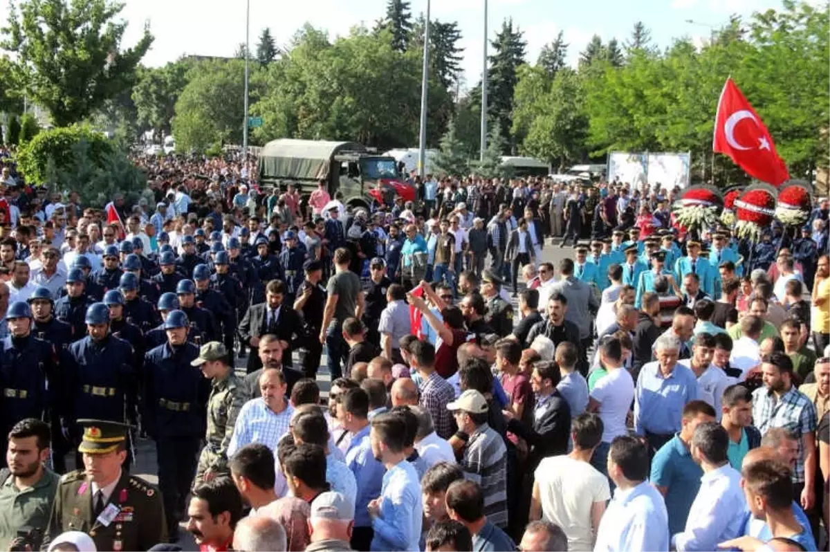 Kayserili Şehit Son Yolculuğuna Uğurlandı