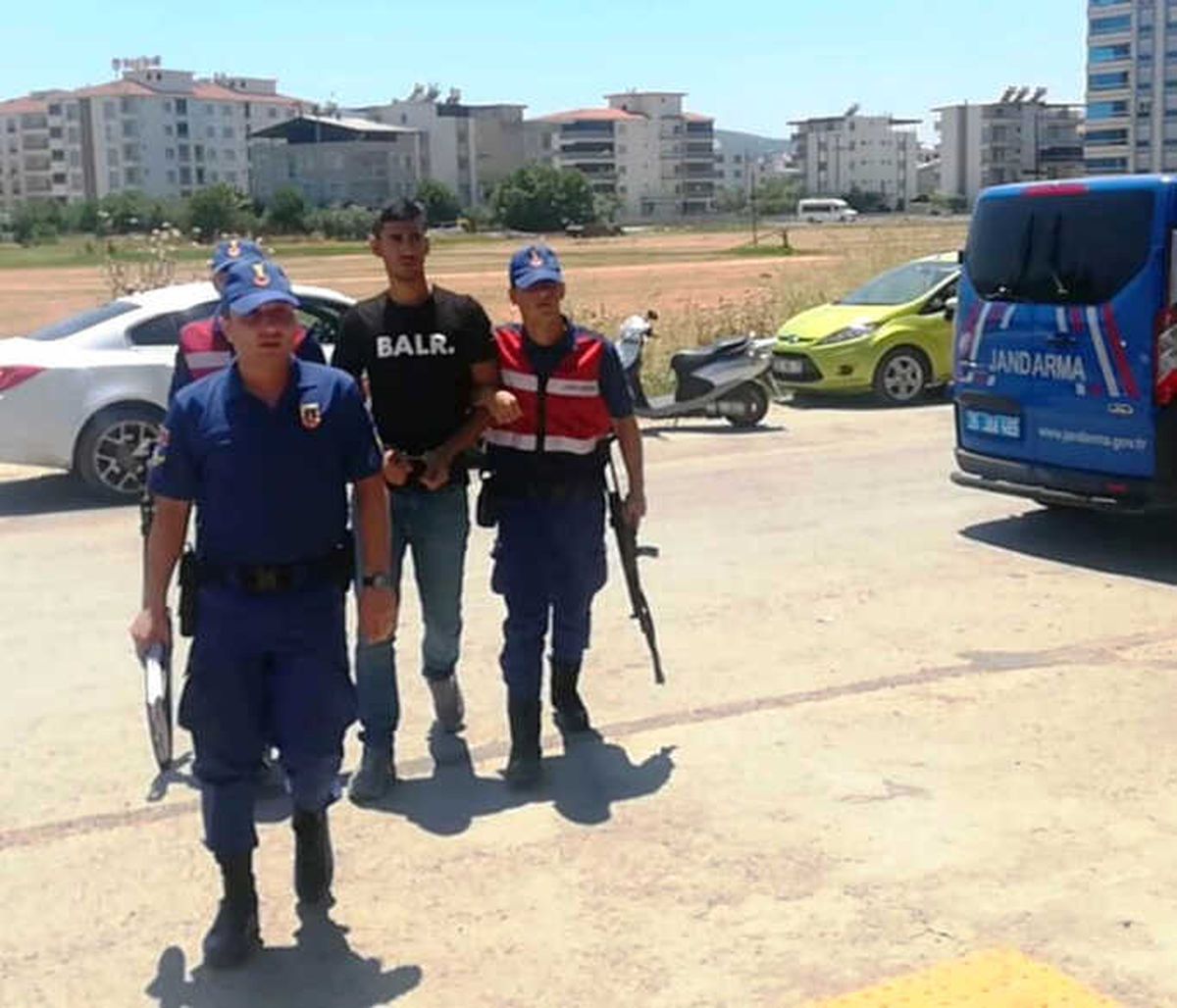Kız Arkadaşının Annesini Öldürdü, Babasını Ağır Yaraladı, "Bir Şey Yapmadım Ki" Dedi