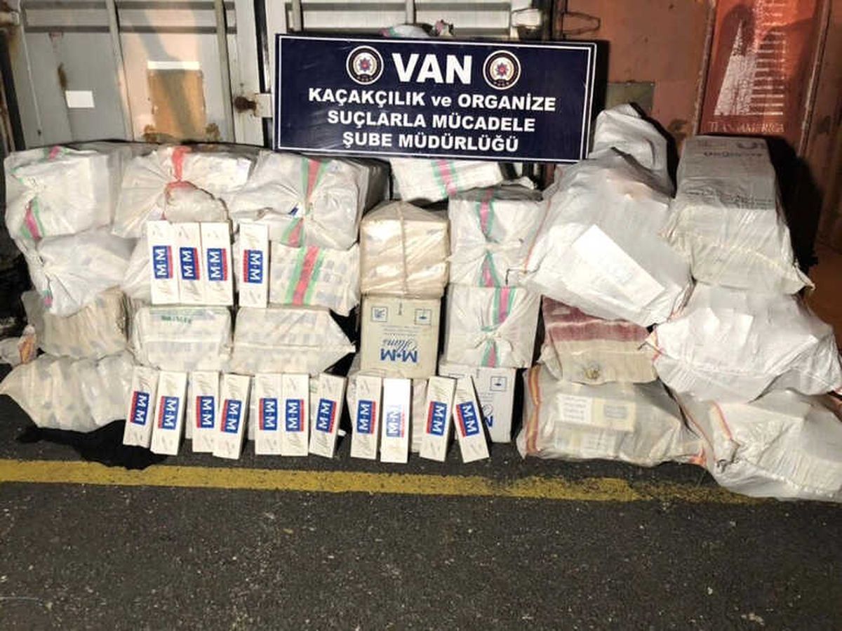 Van\'da 14 Bin Paket Kaçak Sigara Ele Geçirildi