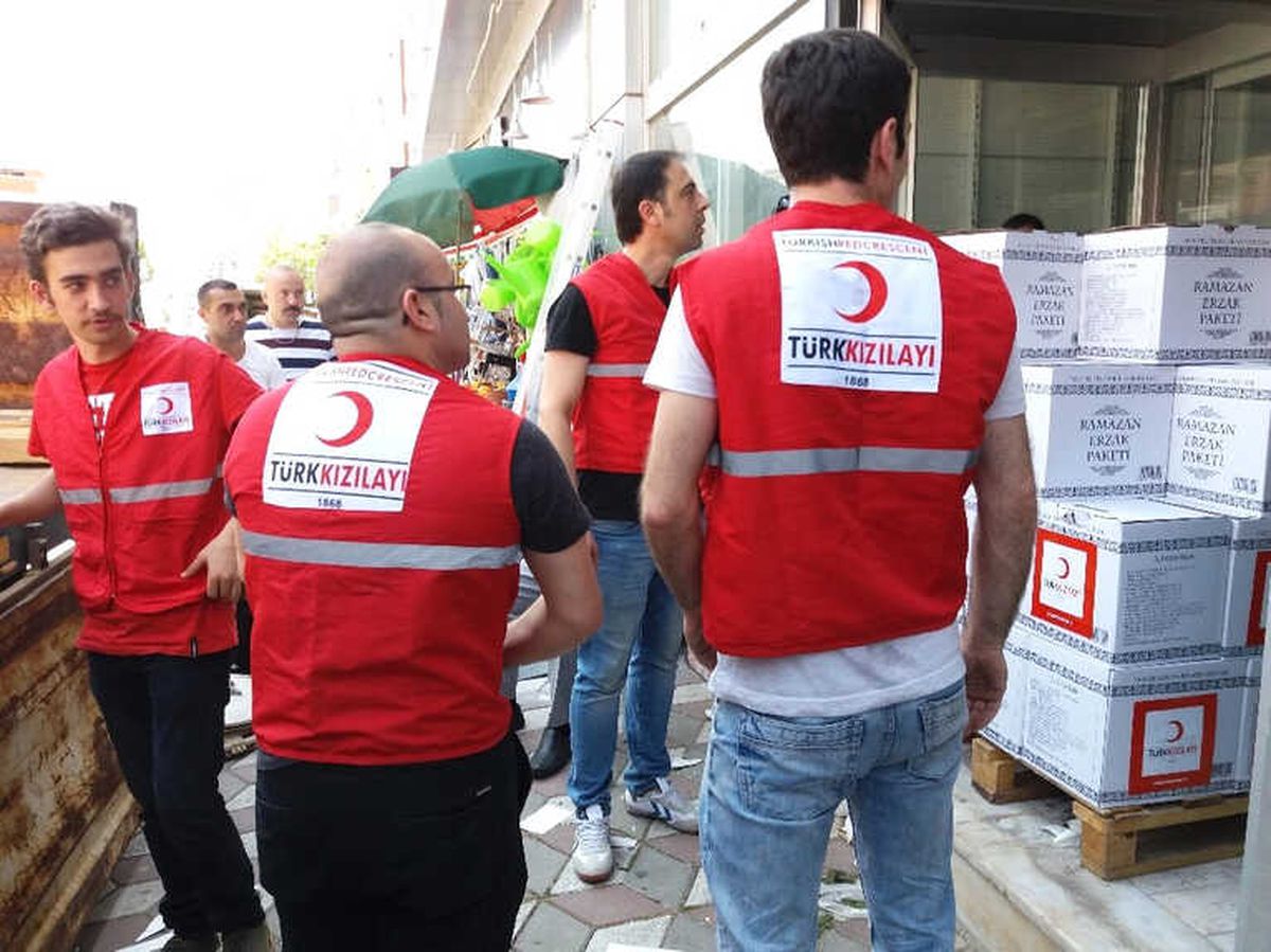 19 Ton Gıda Yardımı Kızılay\'a Teslim Edildi