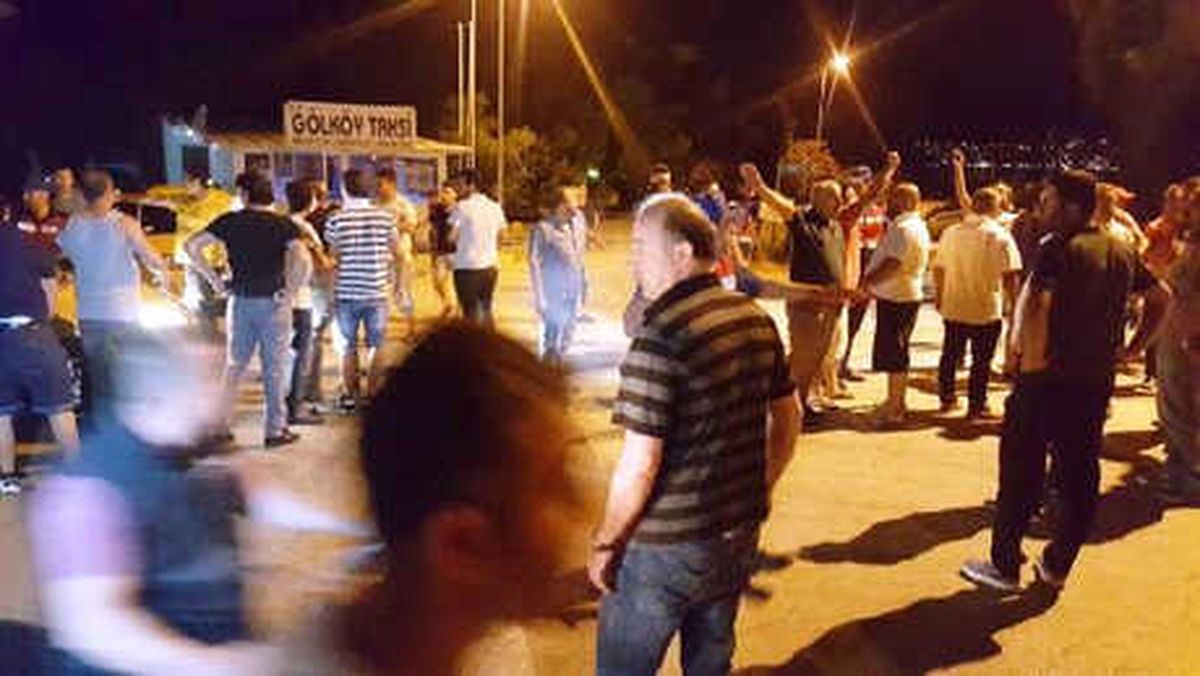 Bodrum\'da \'Uber\' Sürücüsü Sanılan Kişiler ile Taksiciler Arasında Arbede