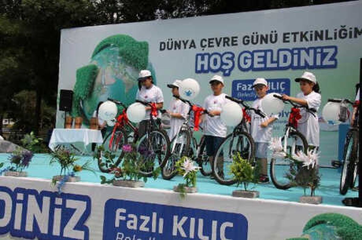 Dünya Çevre Günü\'nde Çevreci Öğrenciler Ödüllendirildi