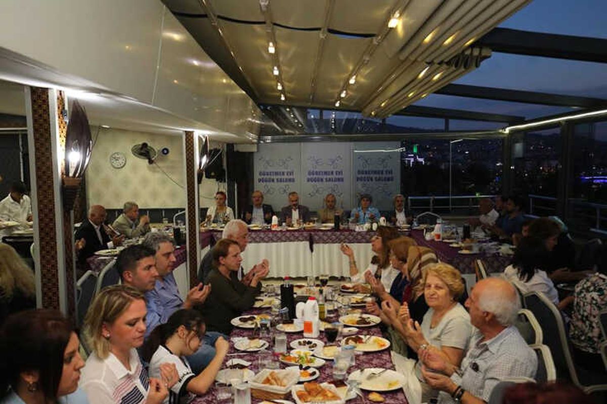 Engelsiz Yaşam Derneğinden İftar Programı