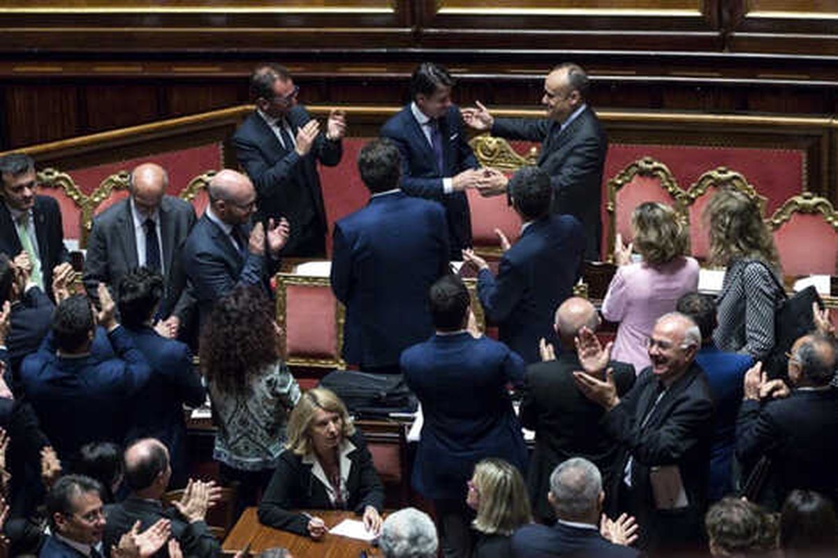 İtalya\'da Hükümet Senato\'dan Güvenoyu Aldı