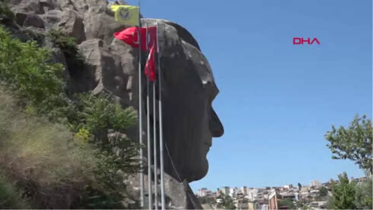 İzmir Atatürk Maskına Bakım Yapılıyor