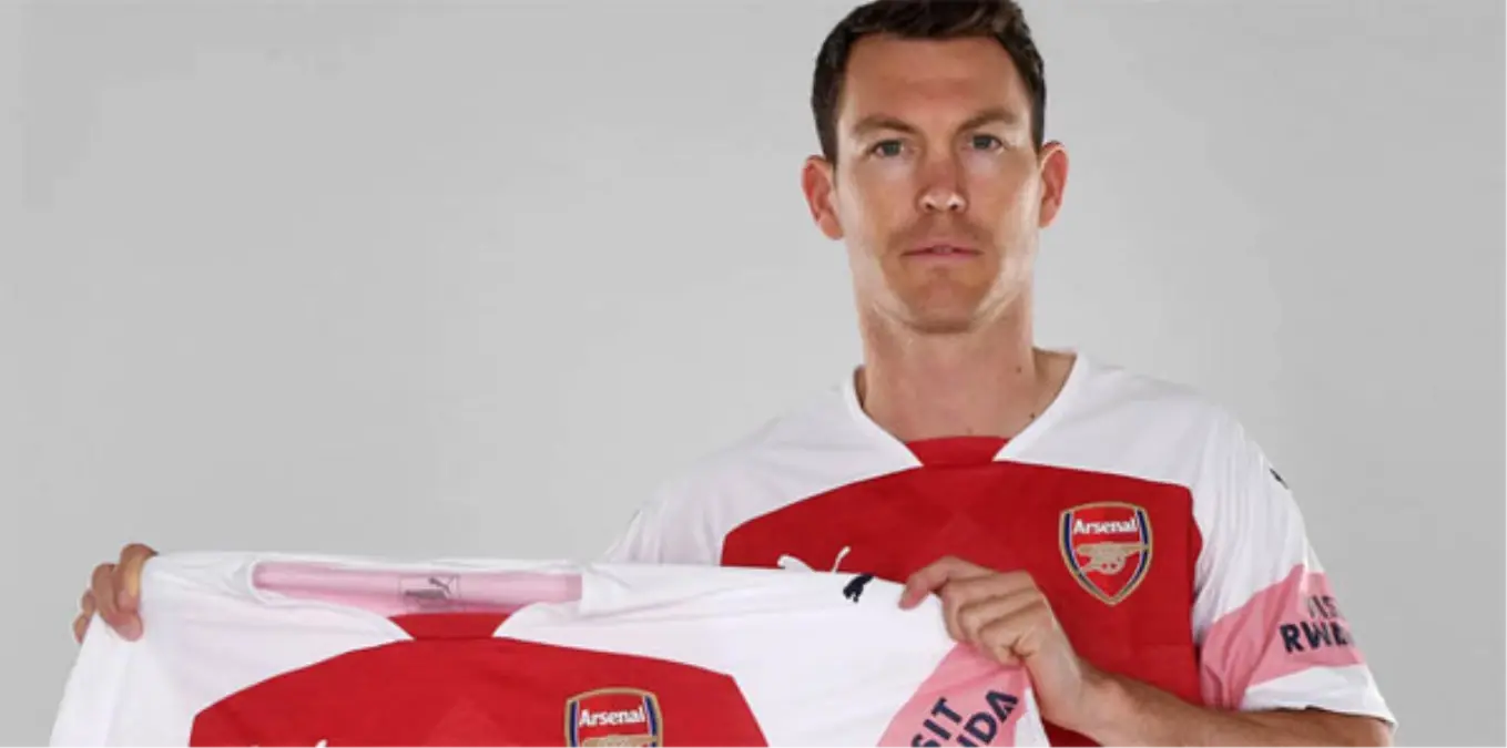 Lichtsteiner, Arsenal\'e İmzayı Attı