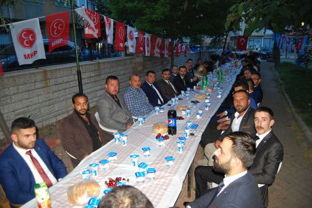 Malkara Ülkü Ocakları\'ndan İftar Yemeği