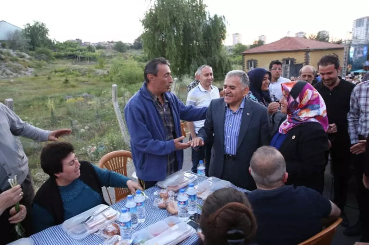 Serkent ile Şirintepe Mahallelerinde İftar Sofrası Kuruldu