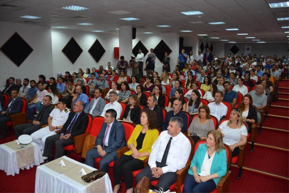 Sinop\'ta Teknoloji Bağımlılığı Konferansı