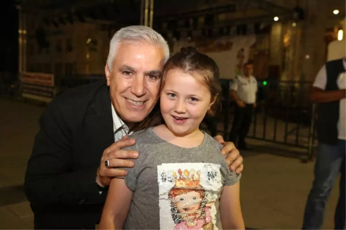 Tahtalı\'da Bin Kişi Birlikte İftar Açtı