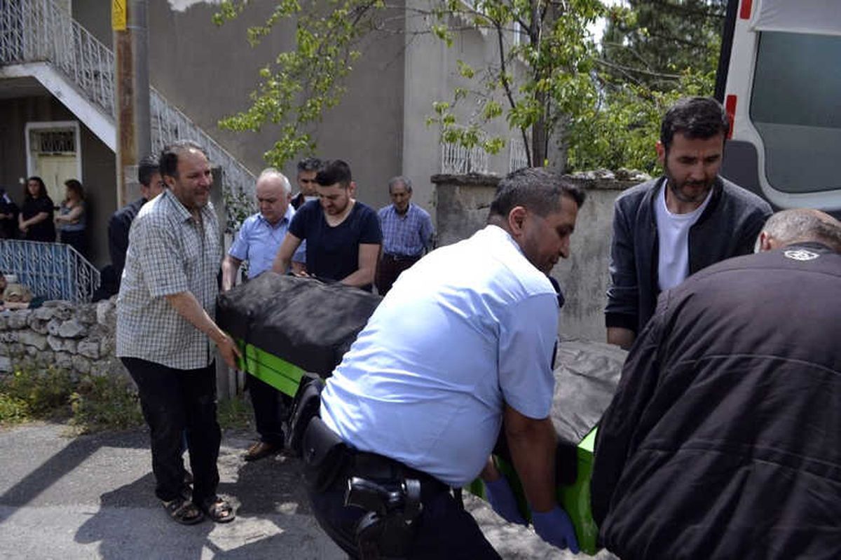 Yaşlı Kadın Bahçede Ölü Bulundu