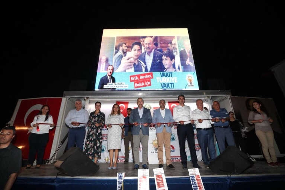 Antalya\'da 30 Milyonluk TL\'lik Tarım Makineleri Açılışı
