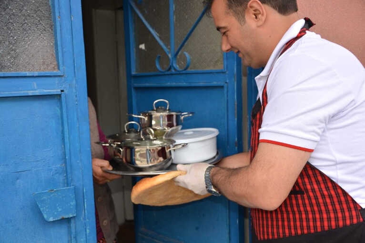 Aşkale Kaymakamlığı Ramazan\'da Kimsesizlerin Kimsesi Oldu