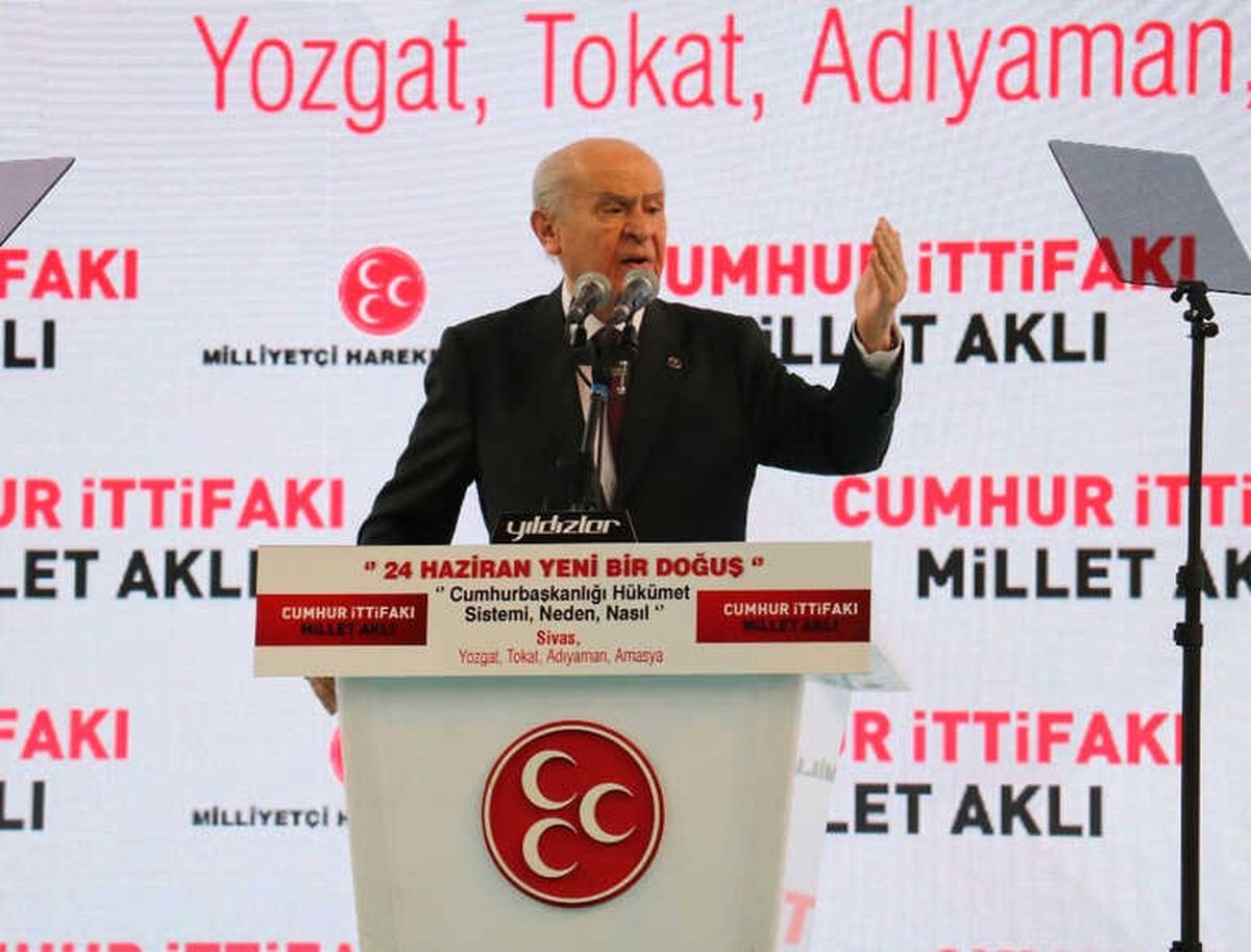 Bahçeli: "Komutanımızın Apoletlerini Sökecek Müptezel Henüz Anasından Doğmamıştır"