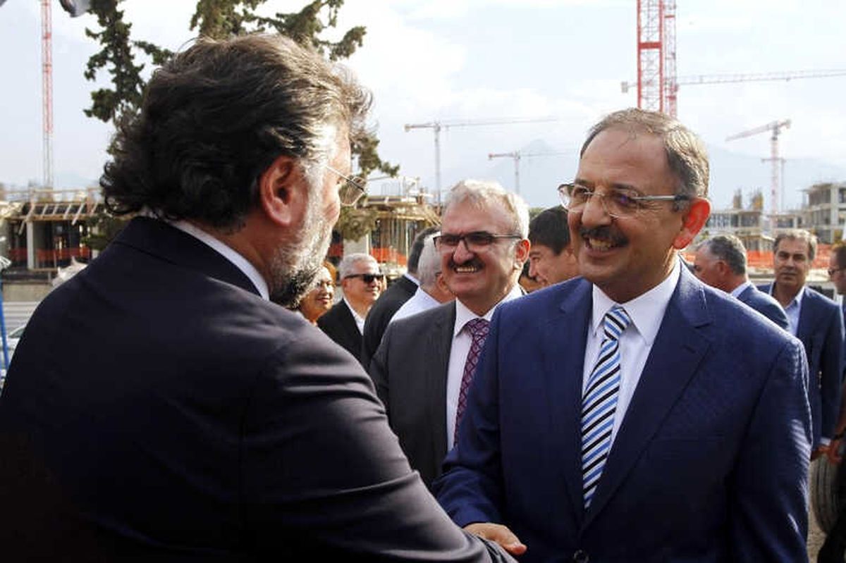 Bakan Özhaseki\'den Hazine Arazisindeki Yapı ve Diğer Kaçak Yapı Sahiplerine Tapu Müjdesi