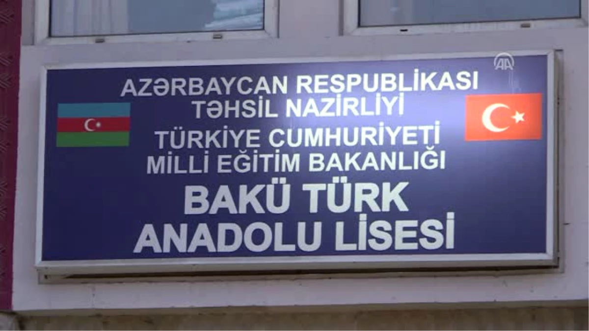Bakü Türk Okullarından Mahalle Halkına İftar