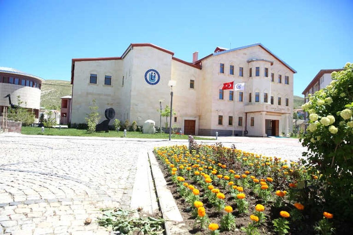 Bayburt Üniversitesi\'nin 8. Fakültesi Açılıyor