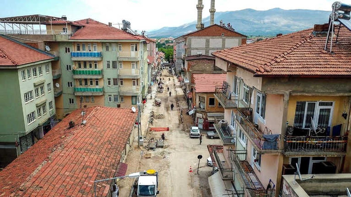 Büyükşehir Belediyesi Doğanşehir\'de Üst Yapı Çalışmalarına Başladı