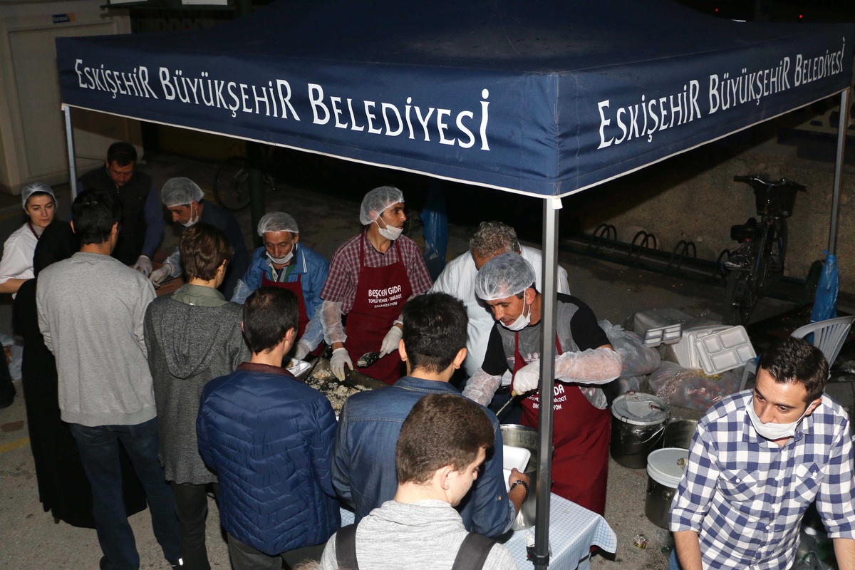 Büyükşehir\'den Esmek Kursiyerlerine İftar