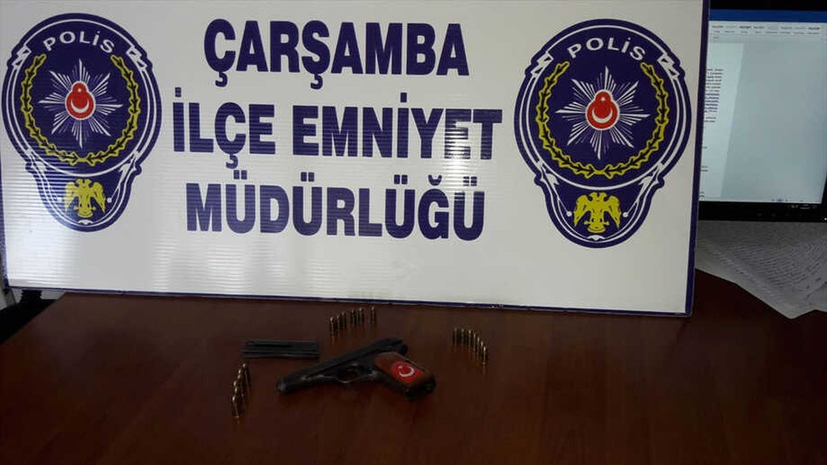 Çarşamba\'da Ruhsatsız Tabanca Ele Geçirildi