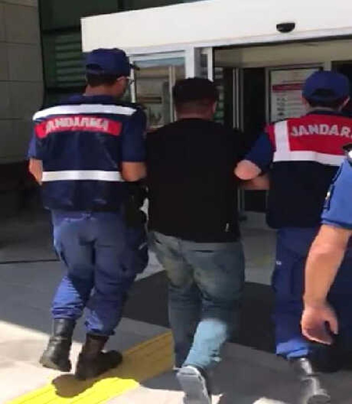 Cezaevinden İzinli Çıkıp, Mazot Çaldılar