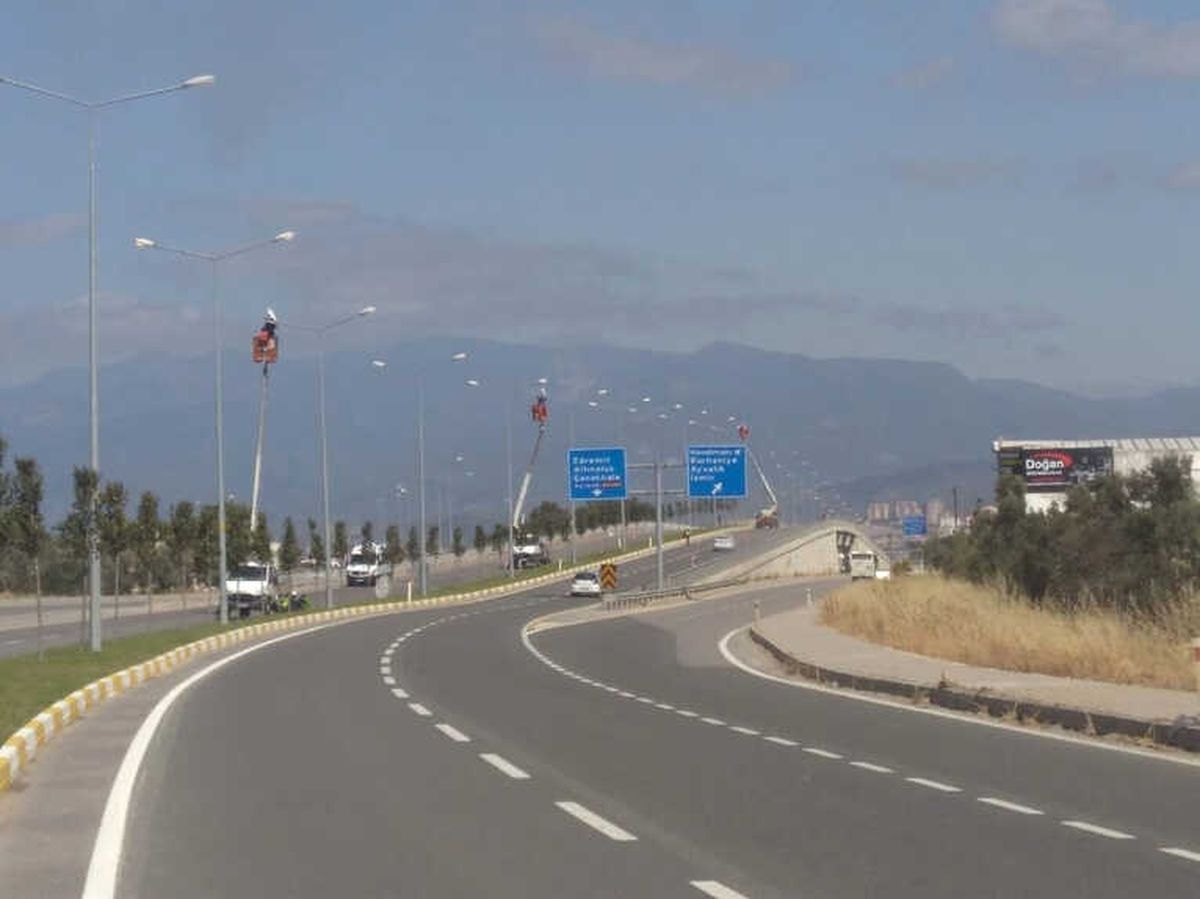 Edremit Caddeleri Işıl Işıl