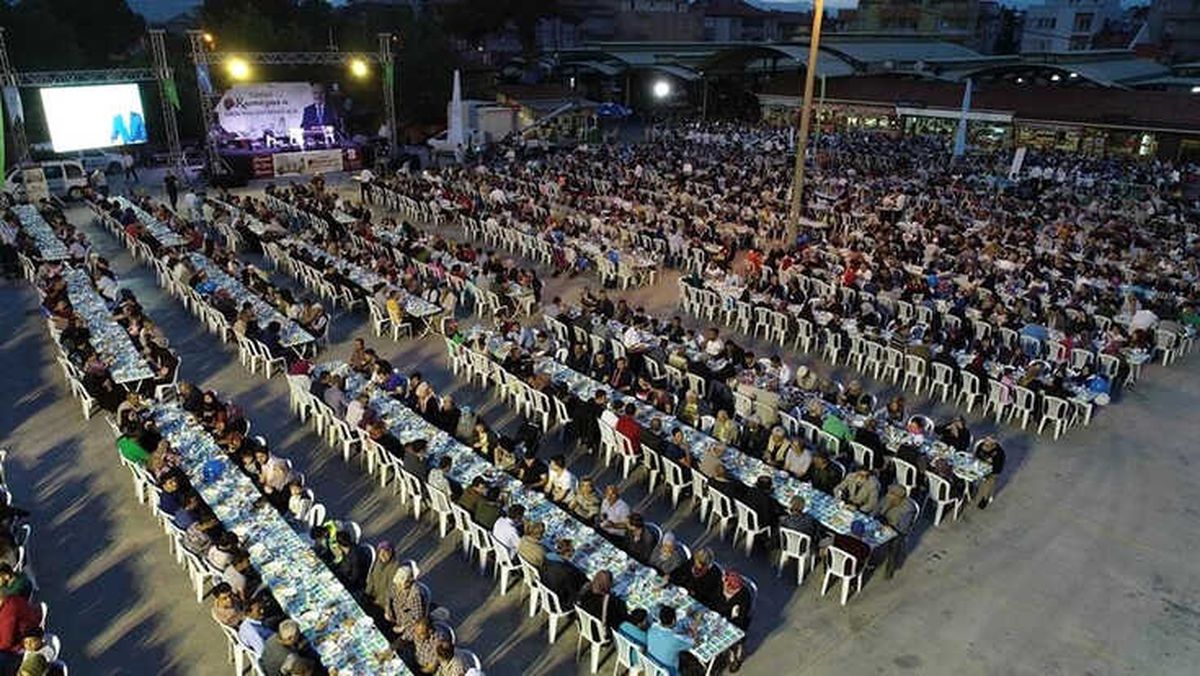 Gönül Sofrası Bu Kez Bigadiç\'de Kuruldu