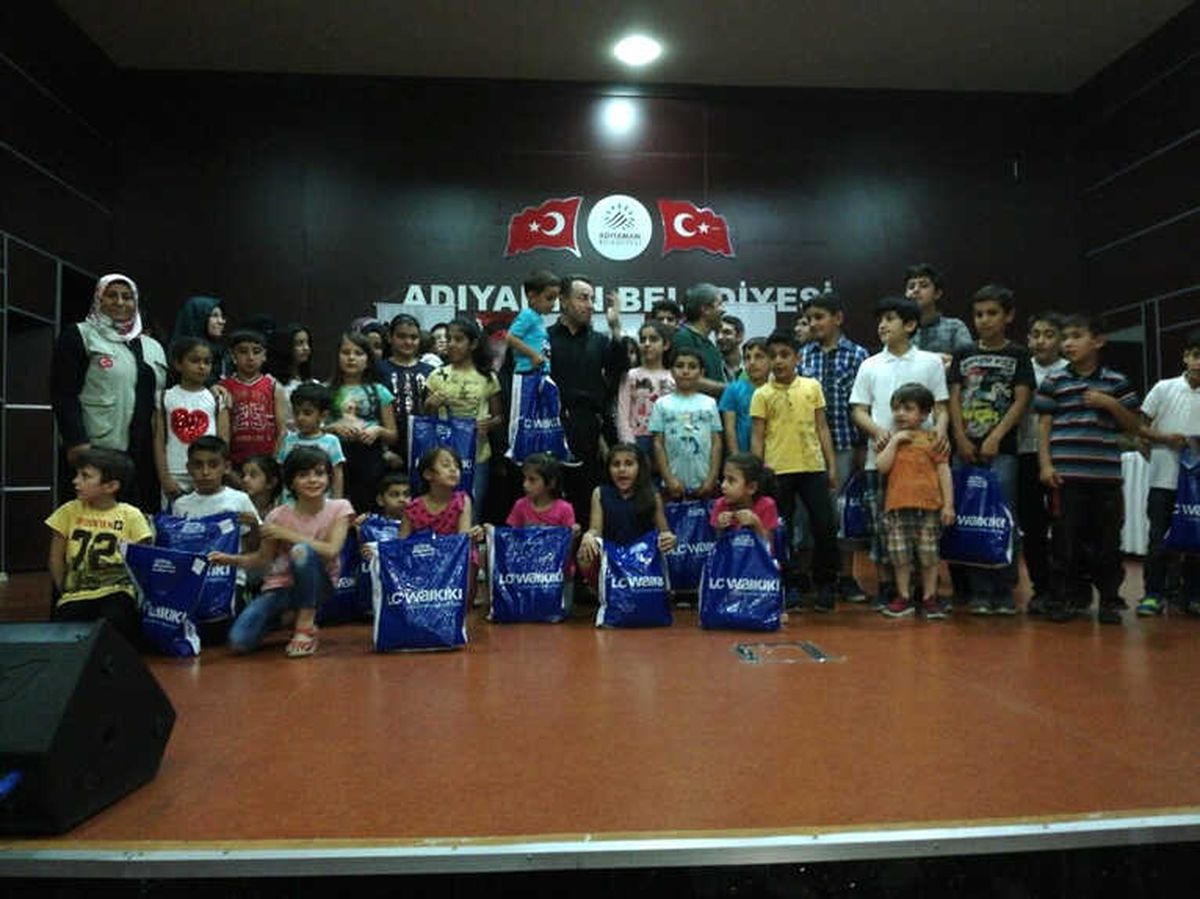 İhh\'dan Yetimlere Bayramlık