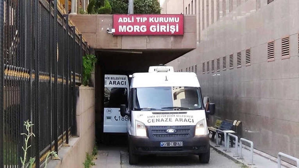 İzmir\'de Karaya Vuran Cesedin Dna\'sına Bakılacak