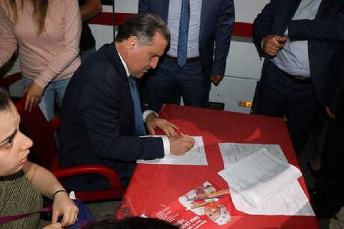 Lösemi Hastası Emir\'e Can Olmak İçin Sıraya Girdiler