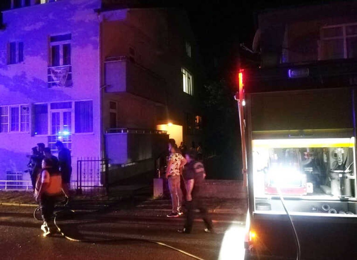 Ocakta Unutulan Yemek Mutfağı Yaktı