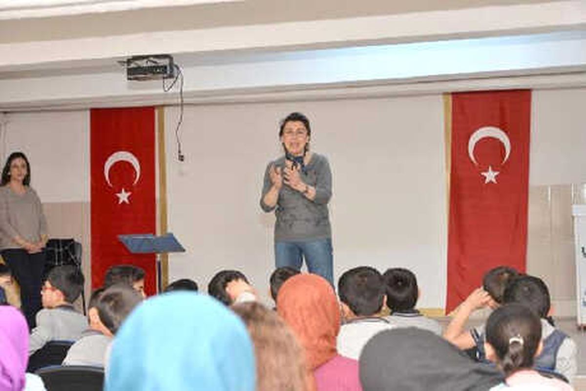 Öğrenciler \'+18\' İçecekler Konusunda Bilgilendirildi