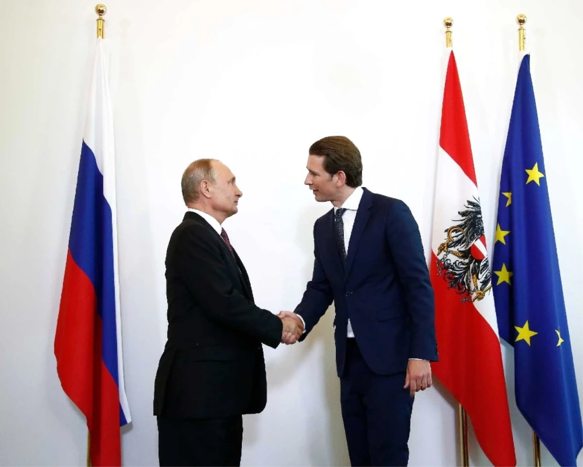 Putin Viyana\'da Cumhurbaşkanı Bellen ile Görüştü
