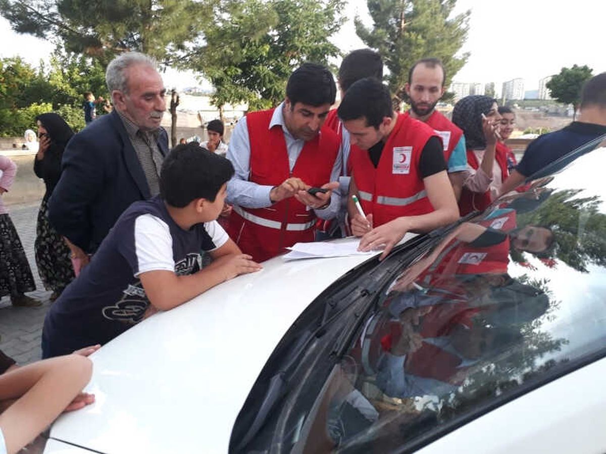 Siirt\'te Kızılay\'dan Gıda Yardımı