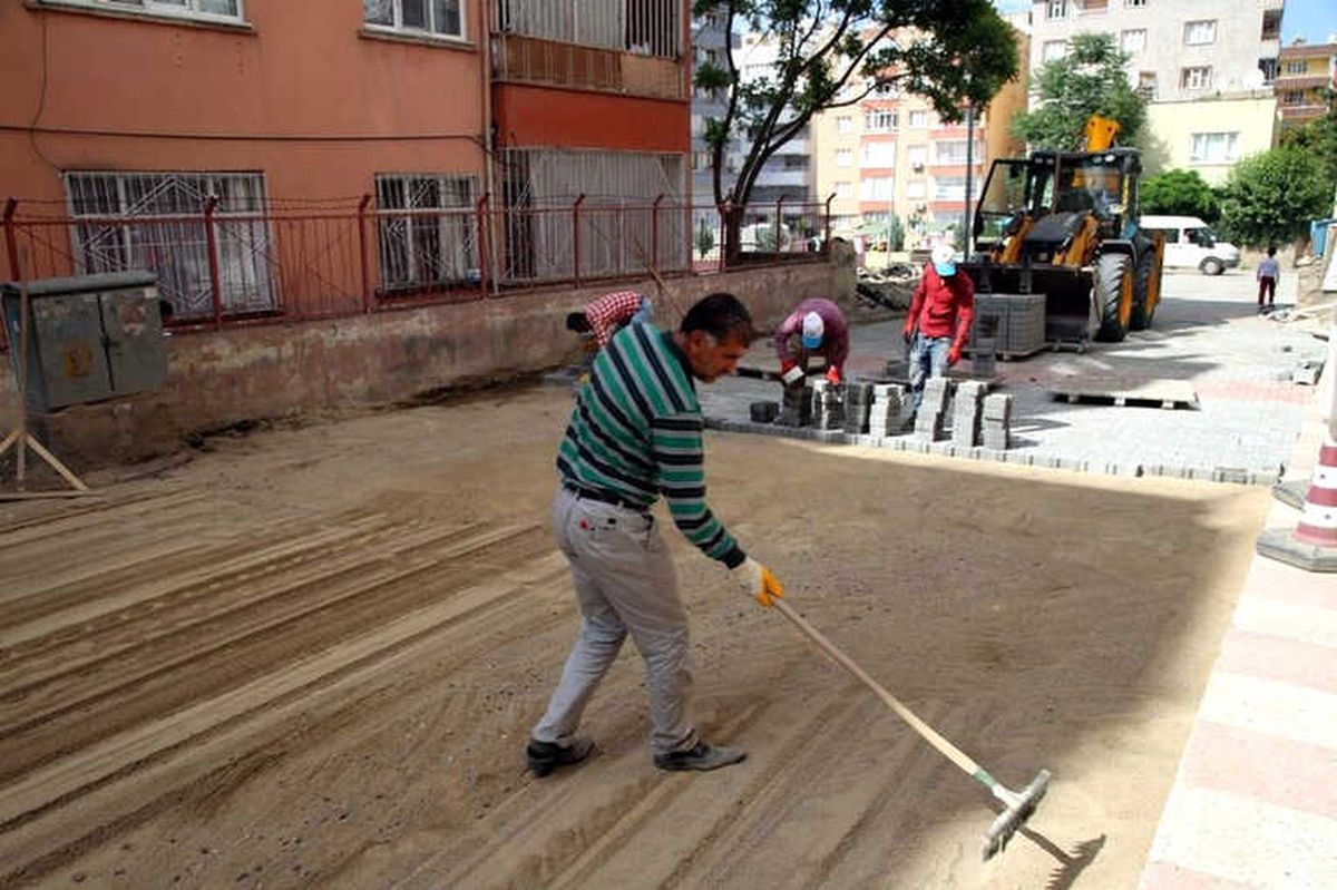 Siirt\'te Yol Yapım Çalışmaları Devam Ediyor