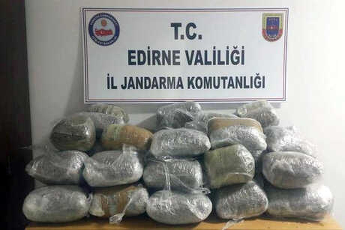 Terk Edilen Otomobilden Uyuşturucu Çıktı