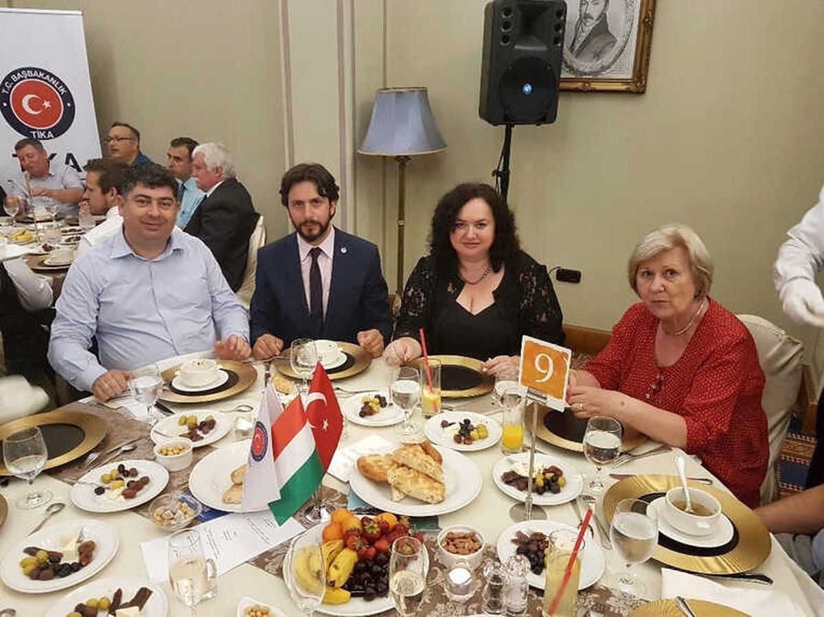 Tika\'nın Budapeşte\'de İftar Yemeğine Büyük İlgi