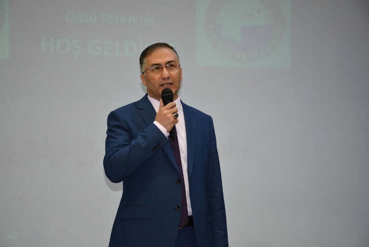 Vali Şakalar: "Bizi Biz Yapan Değerleri Okumak Lazım"