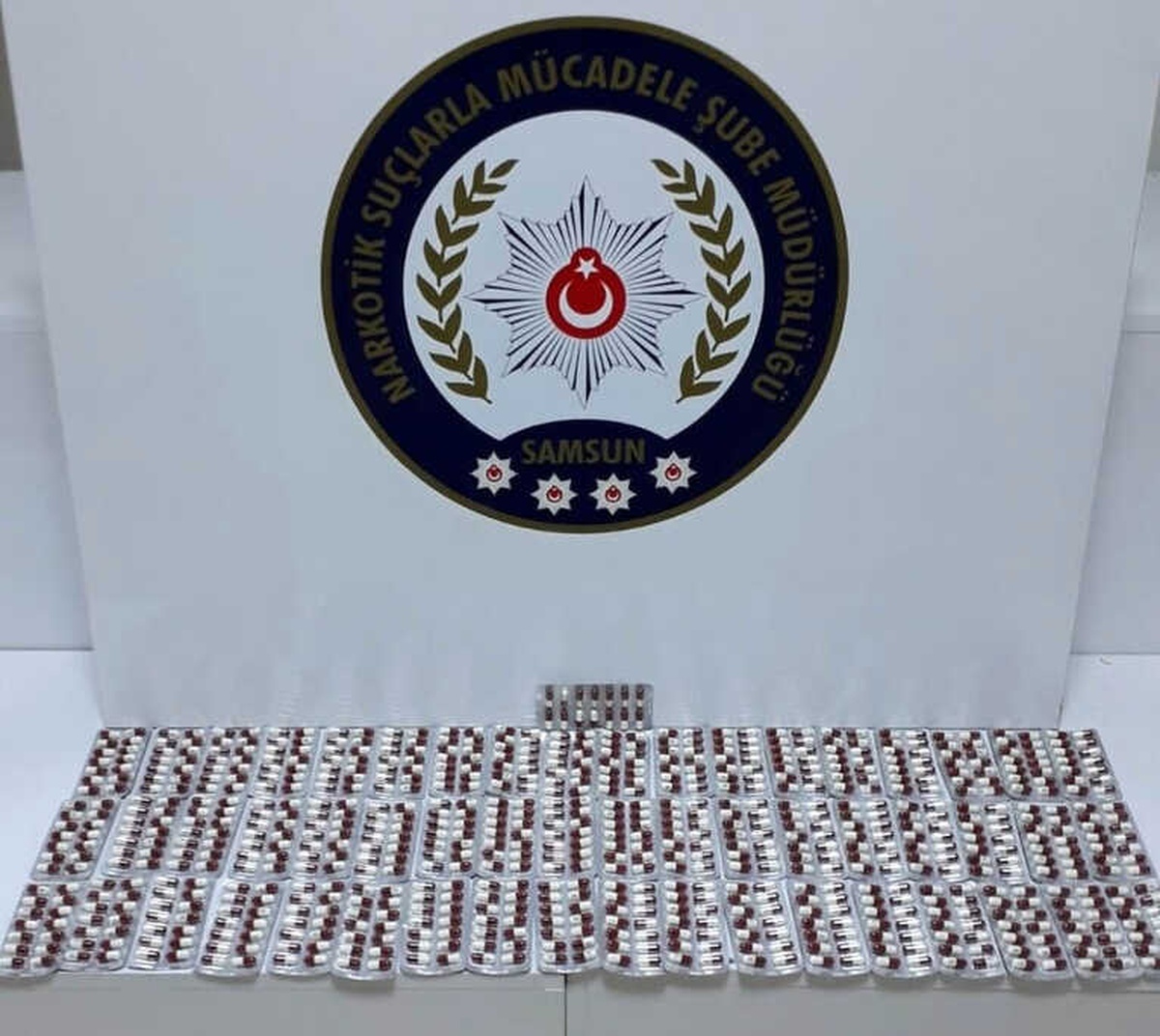 Yolcu Otobüsünden İnerken Uyuşturucu Haplarla Yakalandı