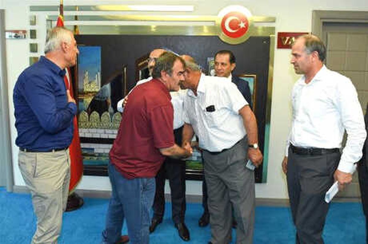 Adana\'da 200 Kişi Birbirine Girdi (3)