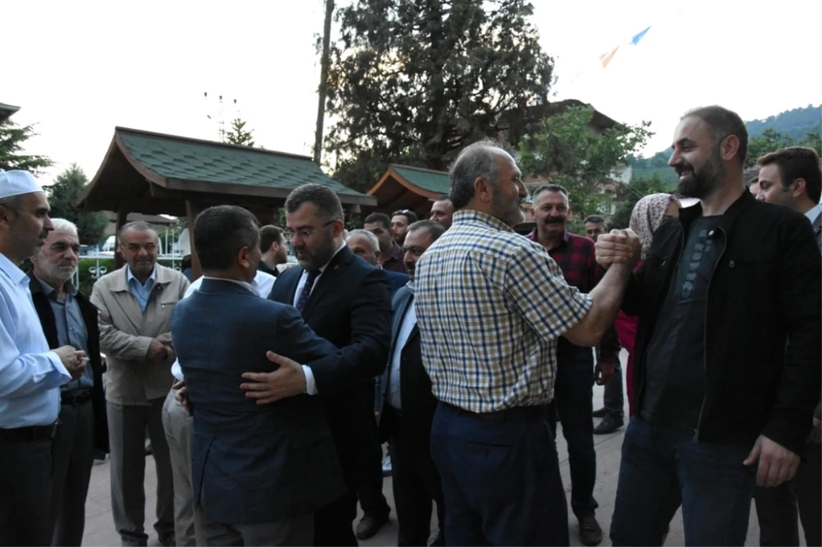 AK Parti İl Başkanı Keskin, Köyünde İftar Açtı