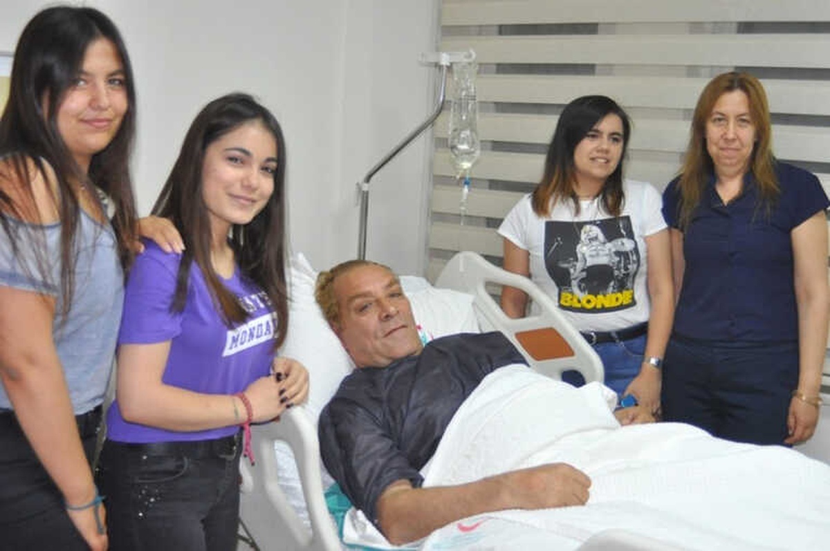 Atatürk\'e Benzeyen Sanatçı Göksal Kaya Ameliyat Oldu