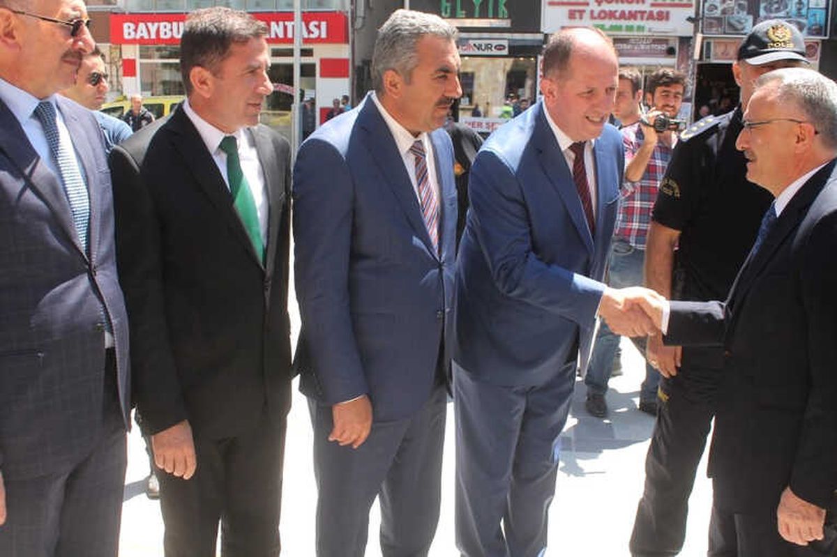 Bakan Ağbal\'dan Kamuda Çalışanlara Maaş Müjdesi