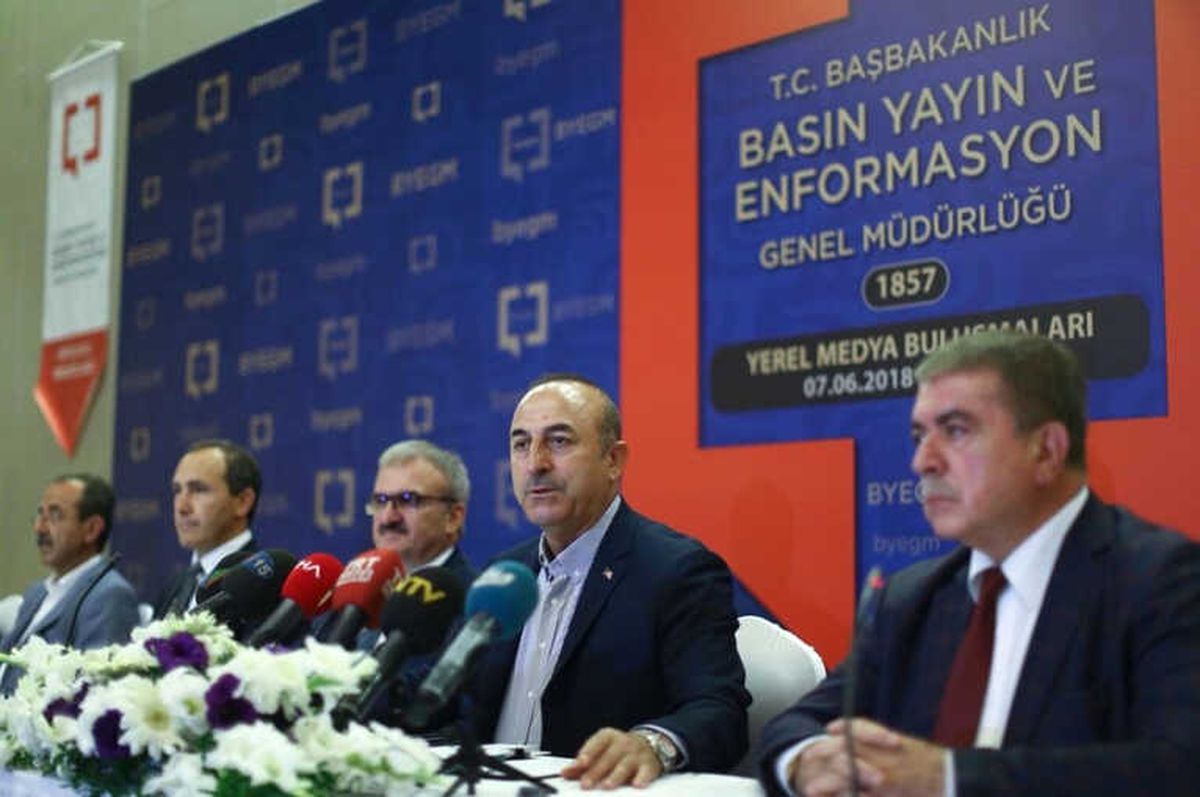 Bakan Çavuşoğlu: "Yunanistan\'la Geri Kabul Anlaşmasını Durdurduk"